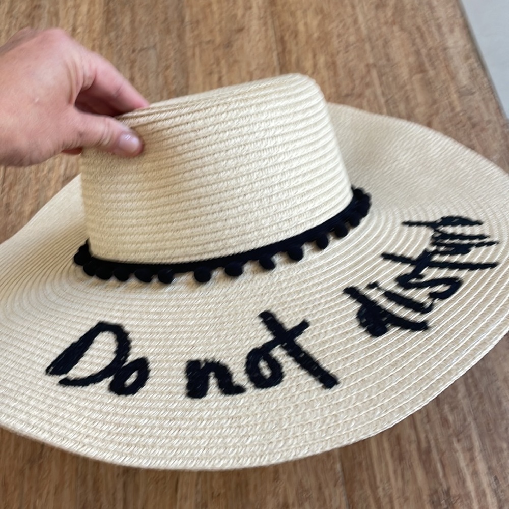 Cream straw hat - Picture 2 of 6
